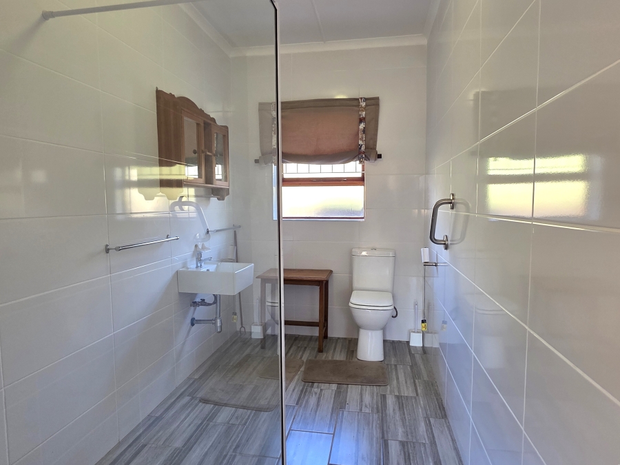 4 Bedroom Property for Sale in Wavecrest Eastern Cape